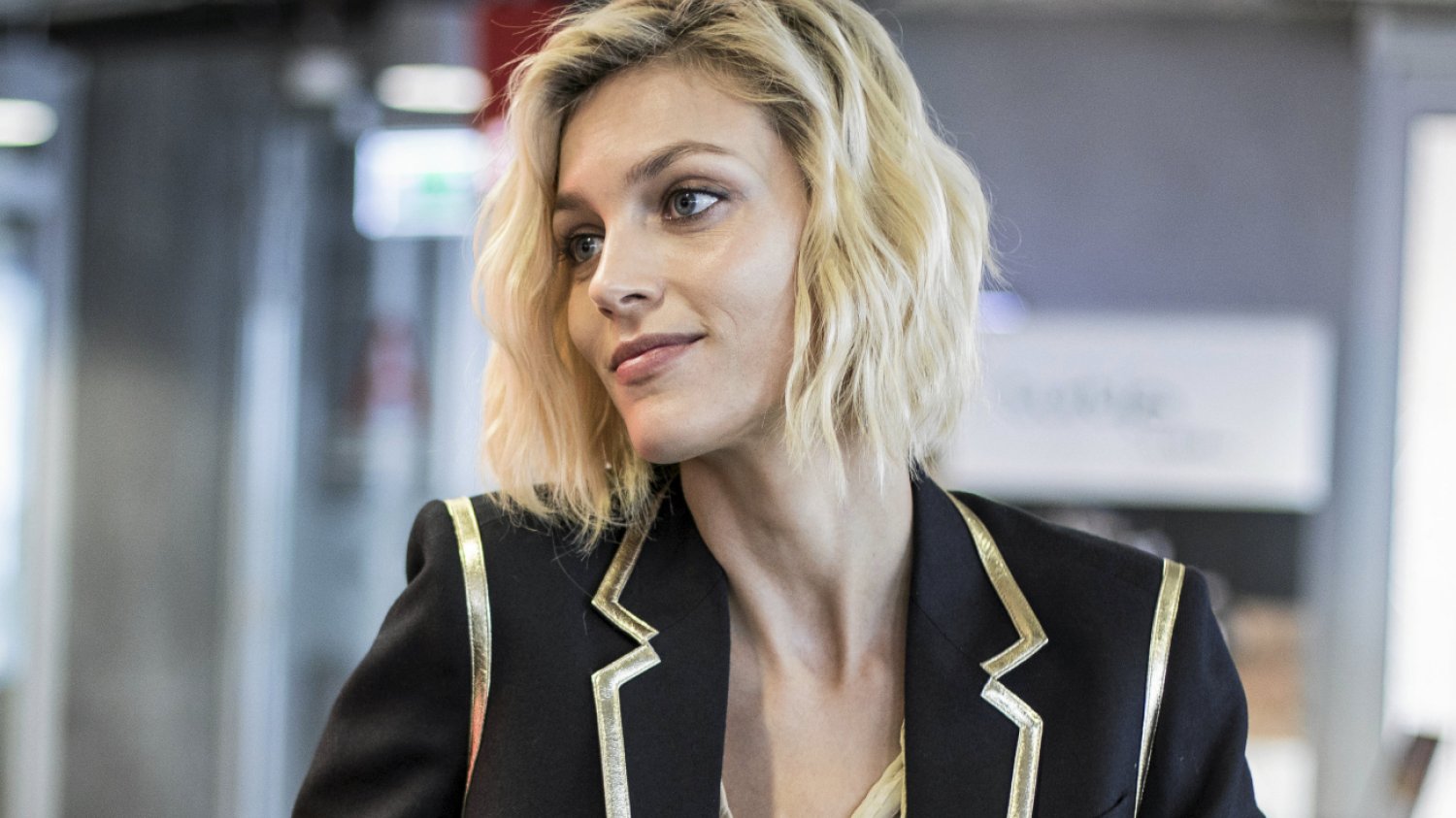 Anja Rubik twarzą ekskluzywnej marki. Jednak to nie ubrania przykuły uwagę internautów
