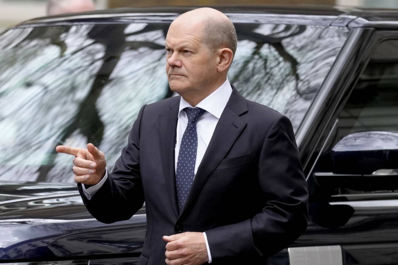 Olaf Scholz oszukał Ukrainę w sprawie dostaw broni. Obciął listę dostaw