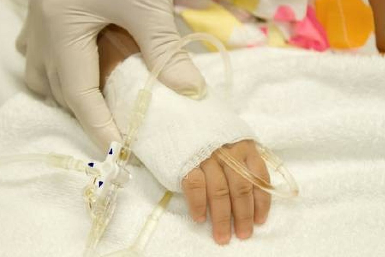 Dwulatek katowany przez parę Ukraińców nadal jest w szpitalu