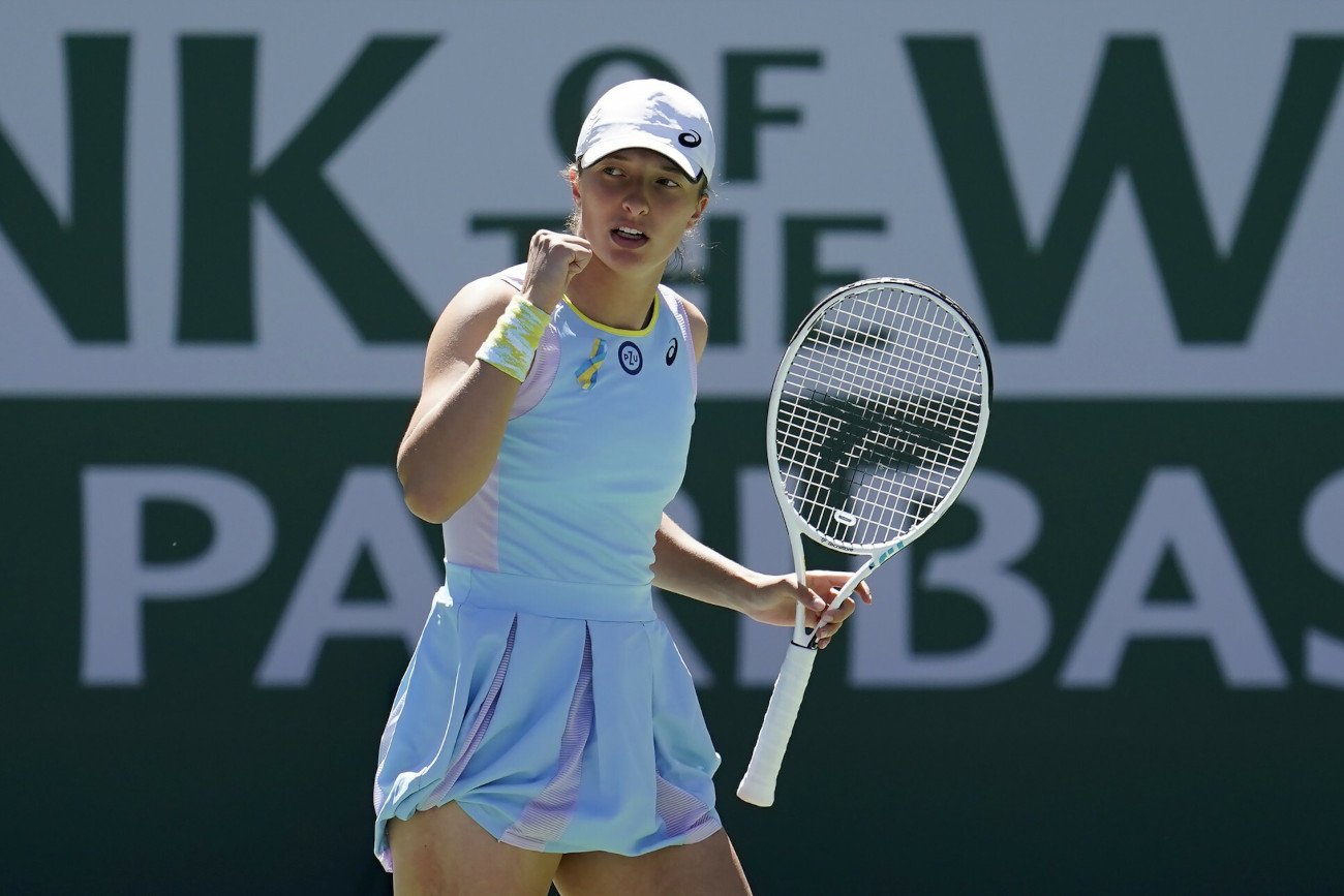 Iga Świątek pomimo początkowych problemów, awansowała do trzeciej rundy turnieju WTA w Indian Wells.