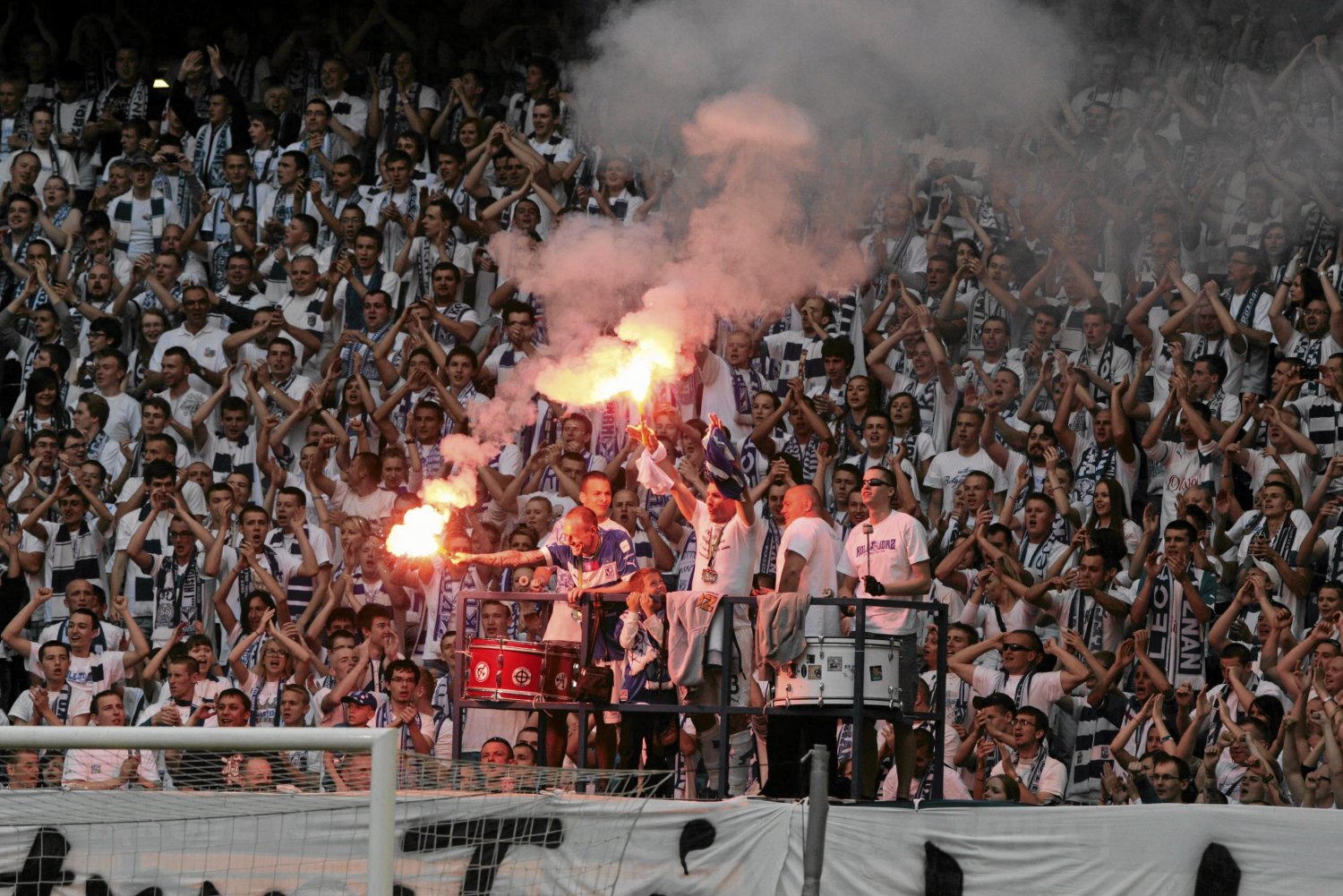 Kibice Lecha Poznań podczas wiosennego meczu z Koroną Kielce