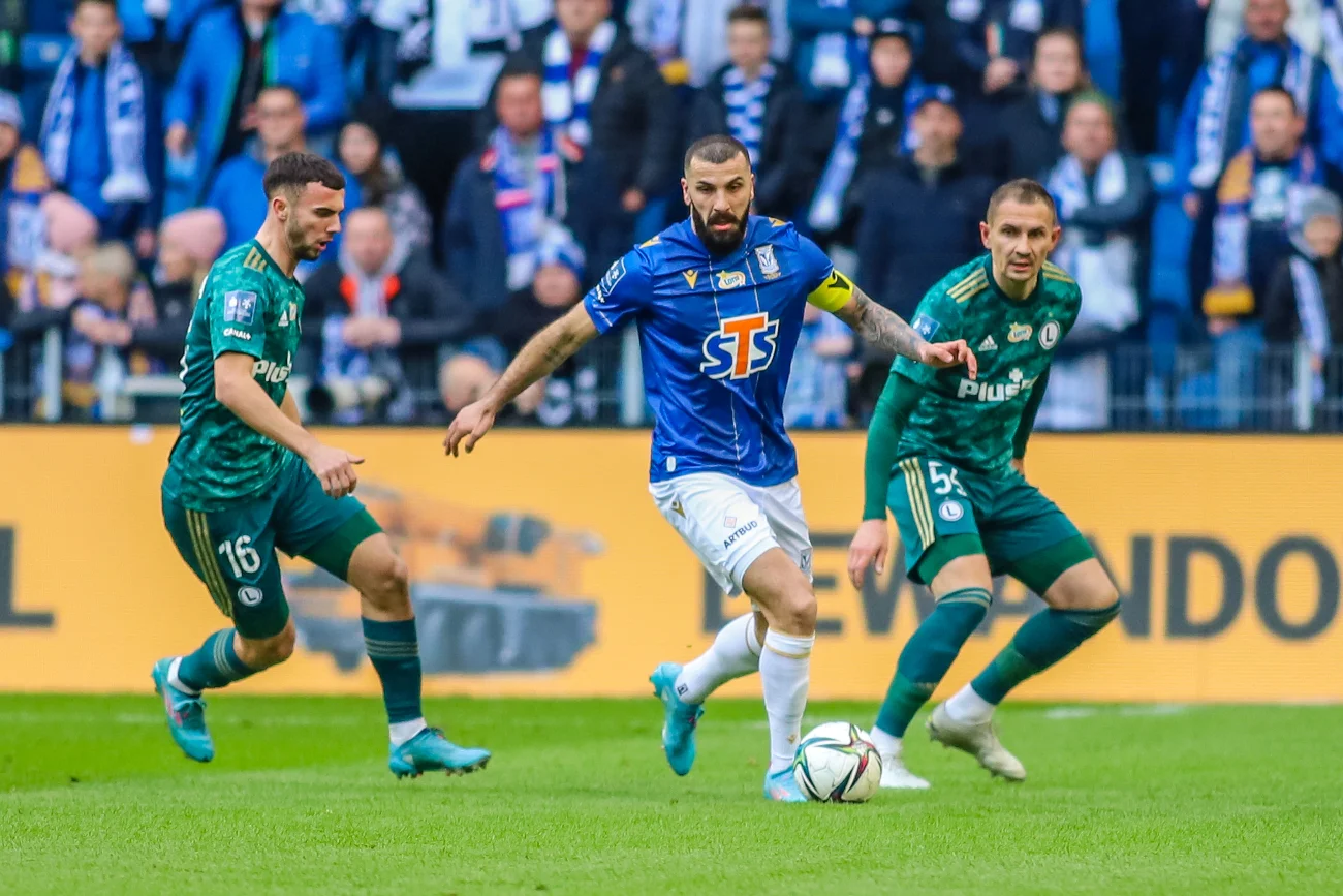 W klasyku PKO Ekstraklasy Lech Poznań podzielił się punktami z Legią Warszawa (1:1). Mecz nieco rozczarował.