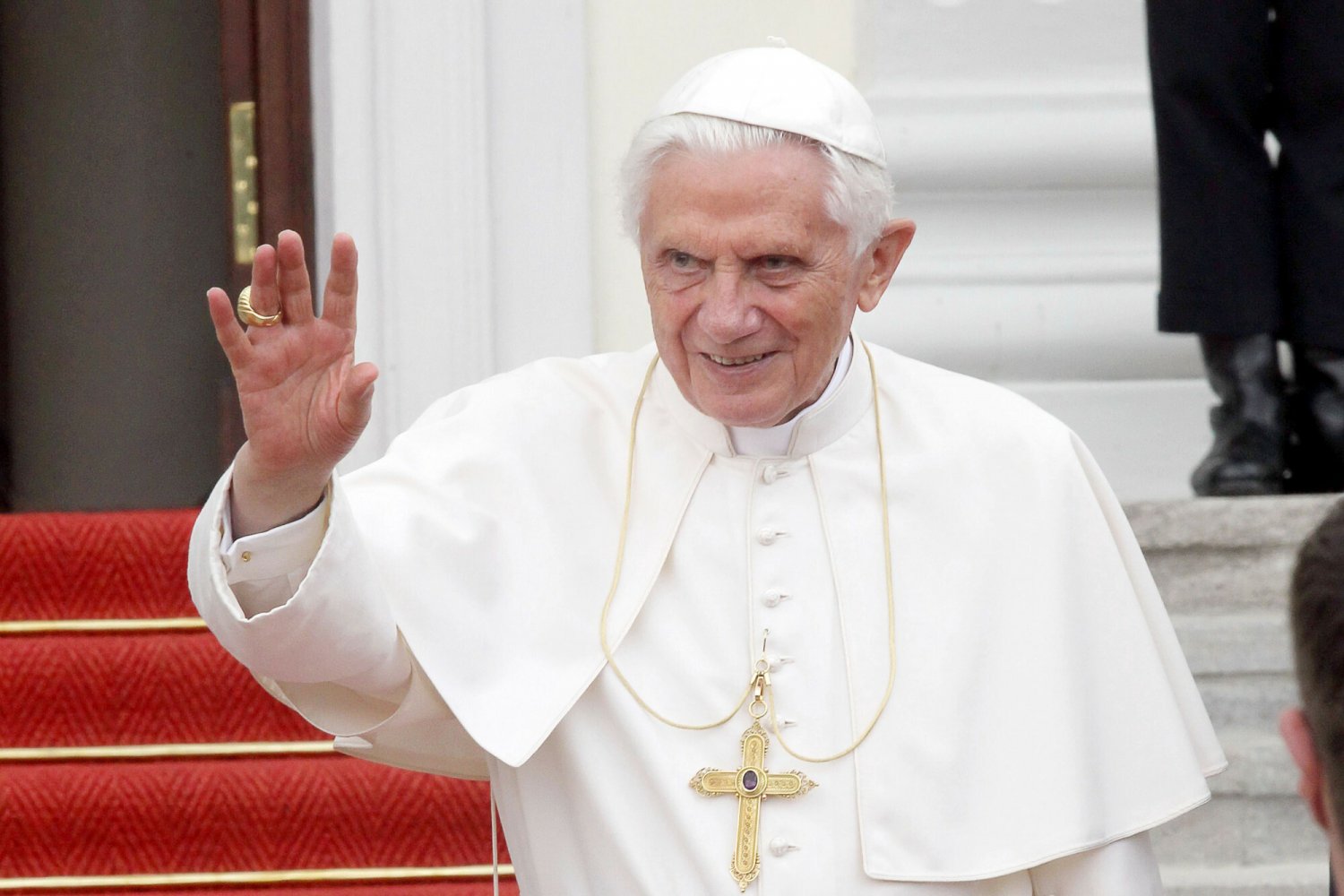 Prokuratura w Monachium umorzyła śledztwo ws. papieża Benedykta XVI.