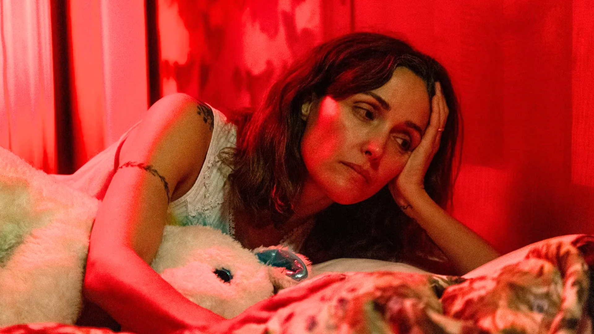 15 najbardziej wyczekiwanych filmów 2026 roku Rose Byrne w filmie "Kopnęłabym cię, gdybym mogła"