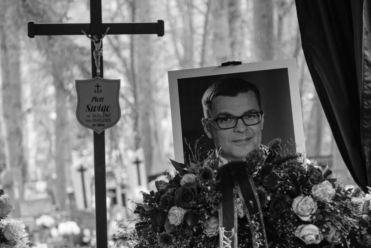 Zdjęcie z pogrzebu Piotra Świąca.