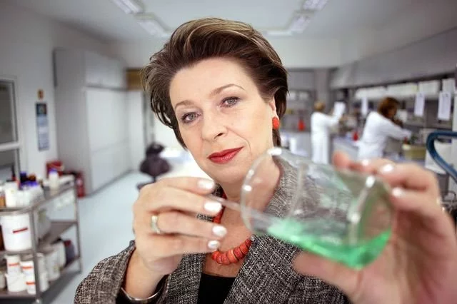 dr Irena Eris