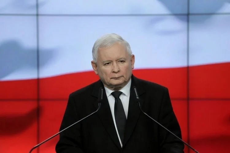 PiS trzyma się mocno, nawet w przypadku zjednoczenia opozycji.