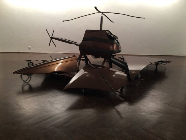 VOLVO V70 TRANSFORMED INTO 6 DRONES