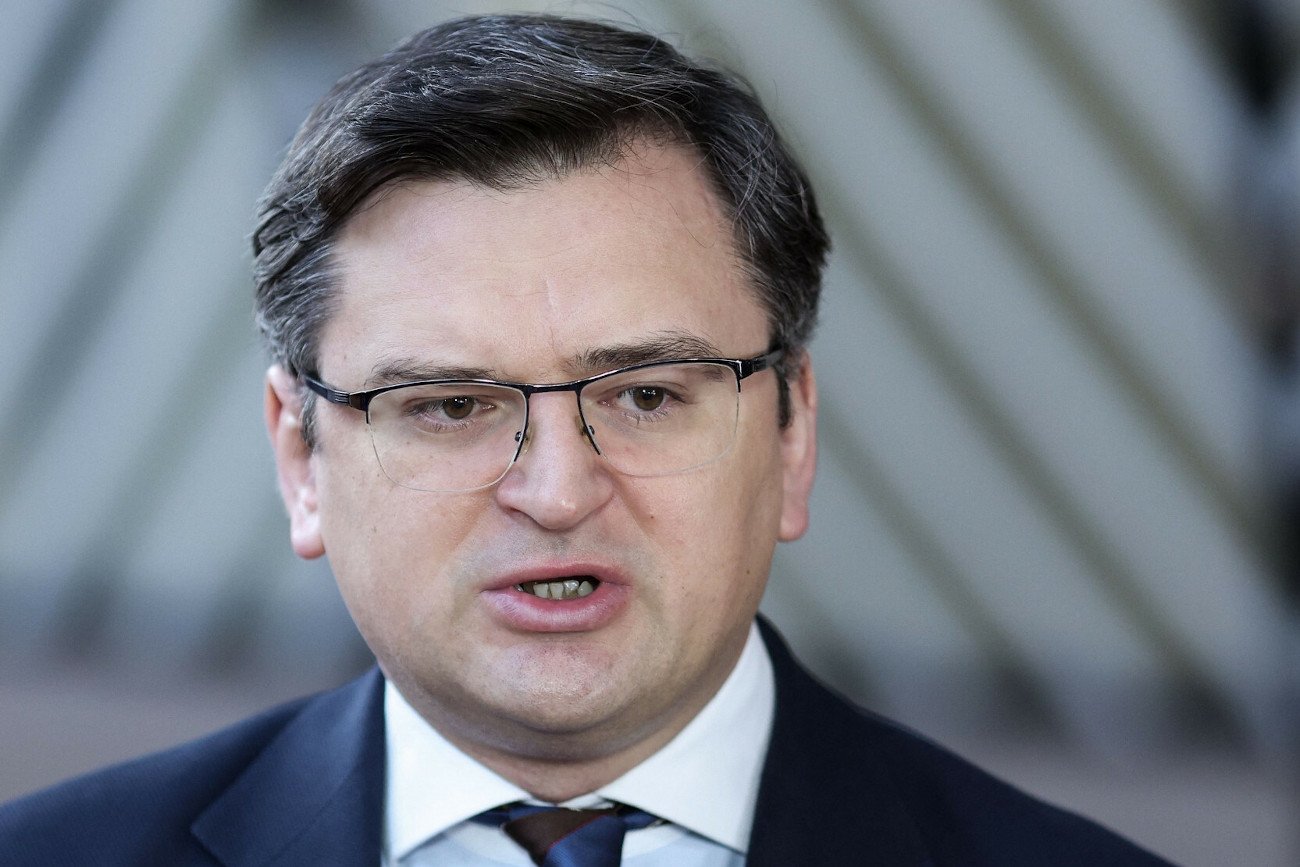 Dmytro Kułeba ostrzegł przedstawicieli ukraińskiej delegacji, aby nic nie pili i nie jedli przed negocjacjami z Rosją.