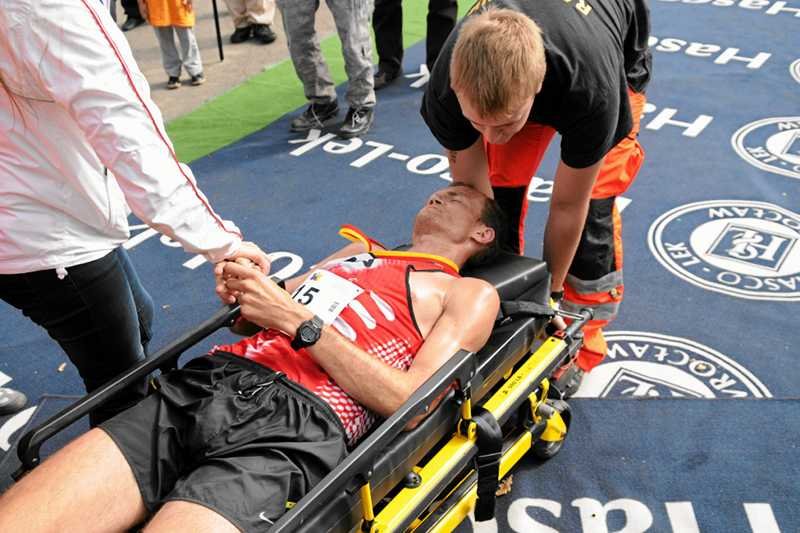 Maraton czasami kończy się tak jak na obrazku.