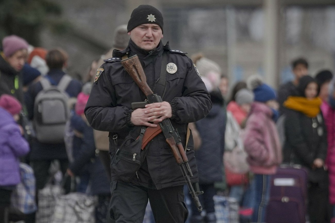 Wołodymyr Zełenski podpisał dekret o powszechnej mobilizacji wojskowej.