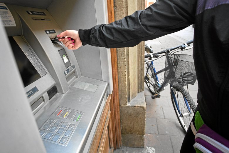 Jeśli ktoś nie przelał pieniędzy do godzinie 12.15 w Wigilię, to bank zrealizuje transakcję dopiero po świętach.