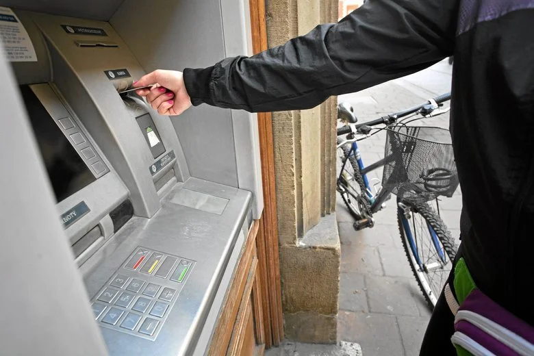 Jeśli ktoś nie przelał pieniędzy do godzinie 12.15 w Wigilię, to bank zrealizuje transakcję dopiero po świętach.