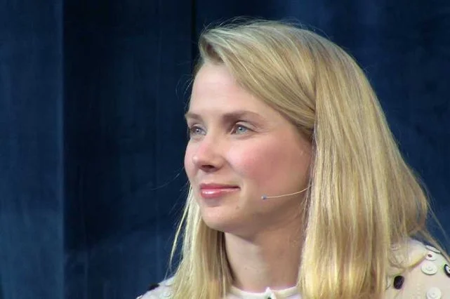 Marissa Mayer jako doskonały przykład na to, że atrakcyjne kobiety stanowią większą wartość dla firmy.