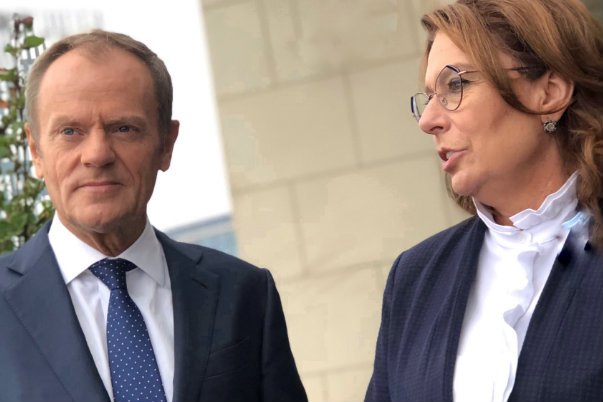 Donald Tusk po wizycie Małgorzaty Kidawy-Błońskiej wypowiedział się o stawce niedzielnych wyborów parlamentarnych w Polsce.