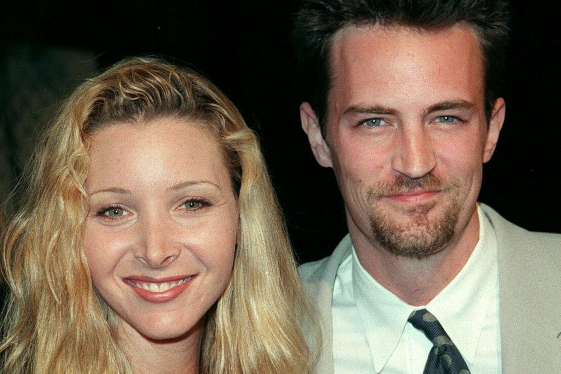 Lisa Kudrow Matthew Perry Przyjaciele śmierć aktora przyczyny Lisa Kudrow Matthew Perry Przyjaciele śmierć aktora przyczyny