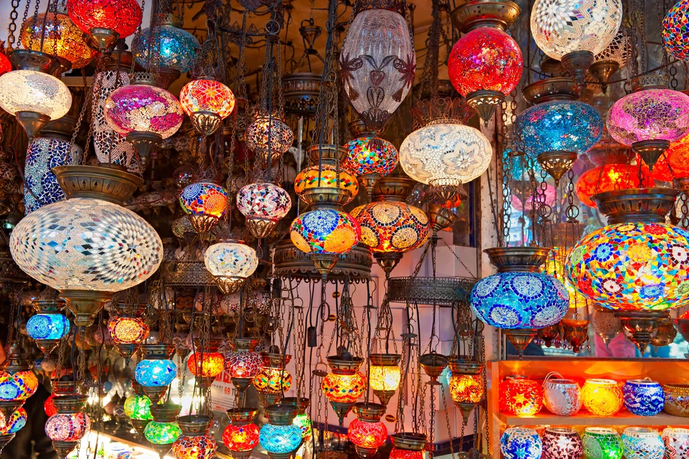 [url=http://shutr.bz/1hb4aPr] Ekspozycja sklepu z tradycyjnymi lampionami na Krytym Bazarze [/url]