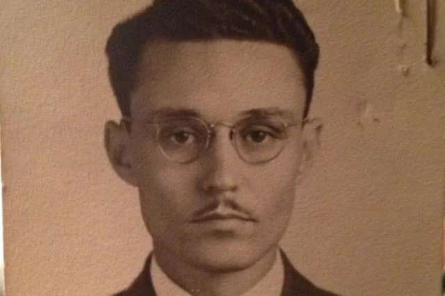Trudno uwierzyć, że ten mężczyzna nie był krewnym Deppa.