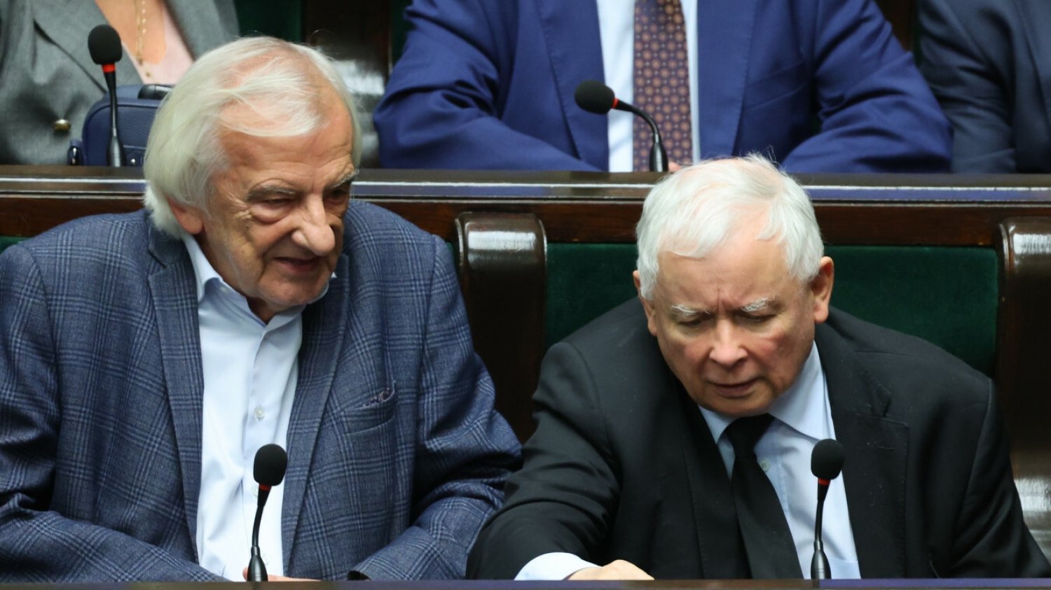 Ryszard Terlecki i Jarosław Kaczyński w Sejmie.