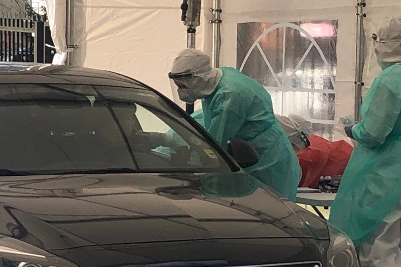 W Gdyni testują koronawirusa bez wysiadania z samochodu.