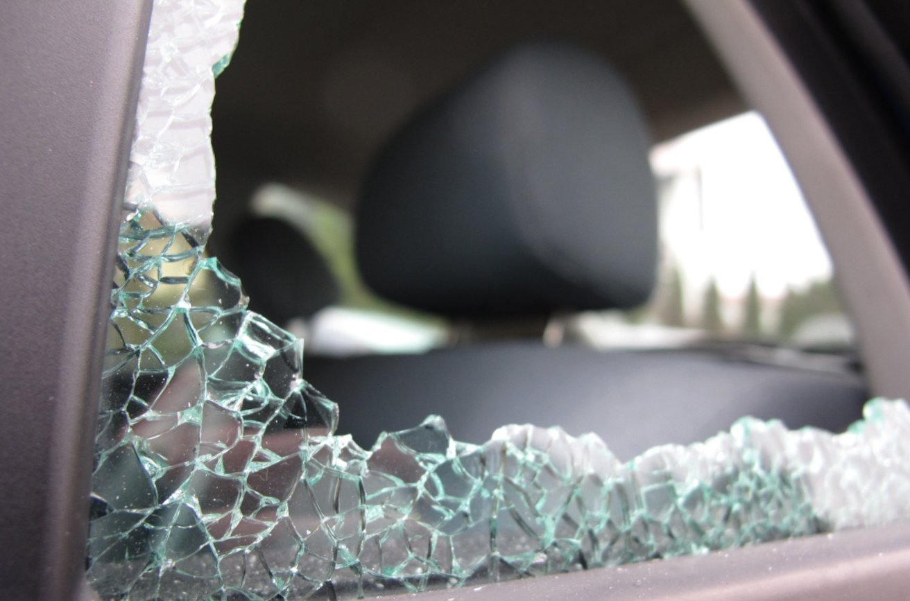 Kierowca z Chełmna uderzył głową dziecka w szybę. Policja apeluje o pomoc