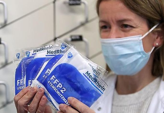 Maseczki FFP2 w Niemczech. Nowa mutacja koronawirusa. Dlaczego maseczki materiałowe uznano za mniej skuteczne?