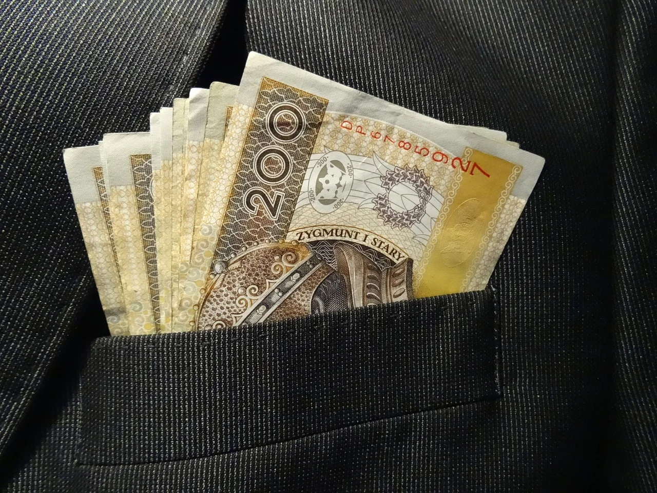 Ile zgodnie z przepisami obowiązującymi w 2020 roku wynosi kwota, która nie podlega opodatkowaniu w Polsce i na świecie? Kwota wolna od podatku 2020: (darowizna, tabela, ulga abolicyjna, ZFŚS)