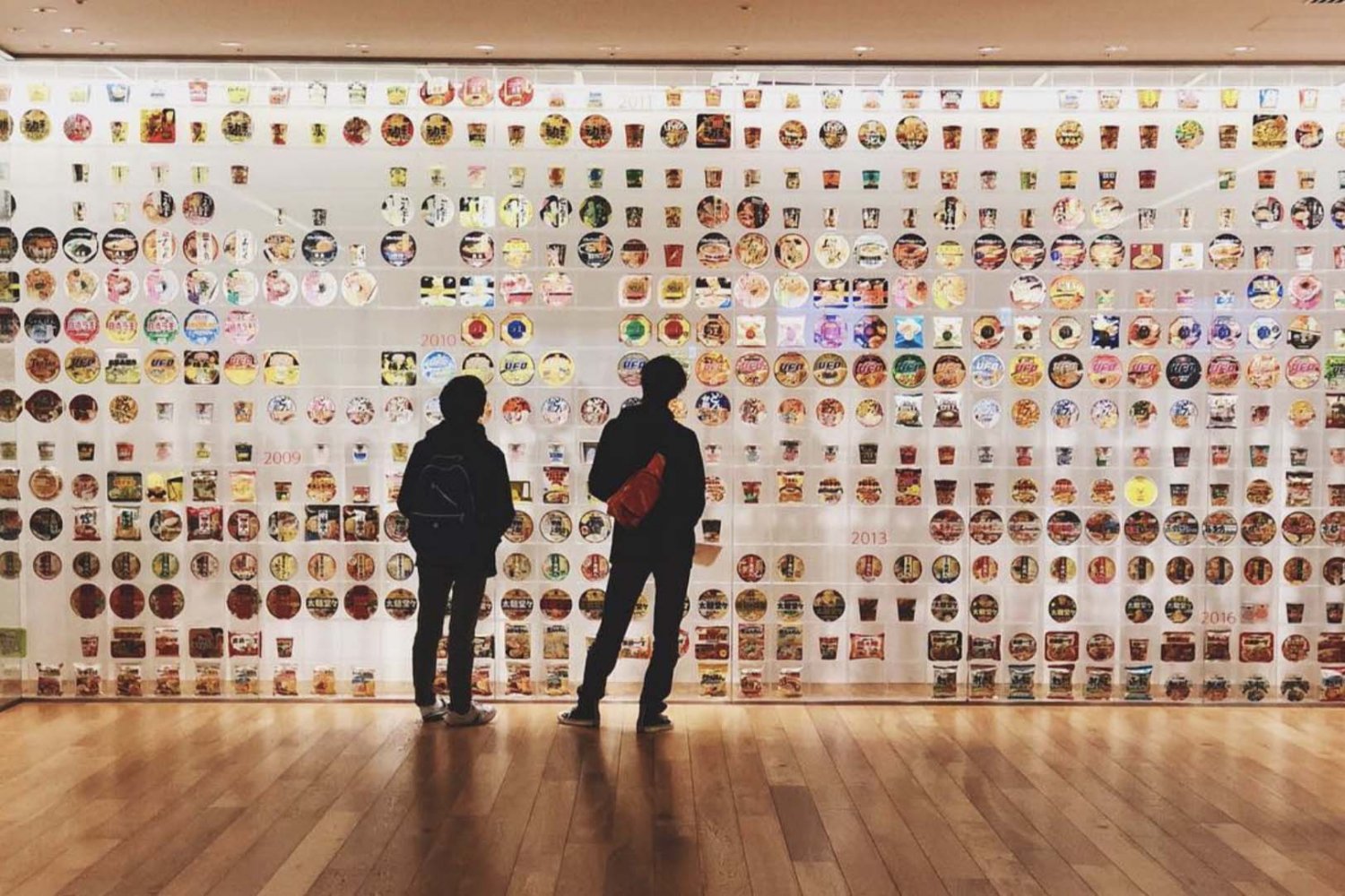 Muzeum Zupek Chińskich w Japonii podobno ma wśród swoich eksponatów replikę pierwszej zupki chińskiej z XVII wieku.