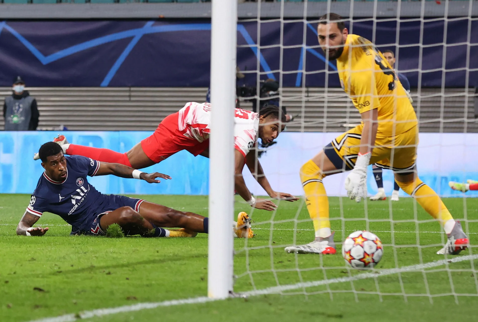 Paris Saint-Germain wywiozło komplet punktów z Lipska i ma niemal pewny awans do 1/8 finału LM