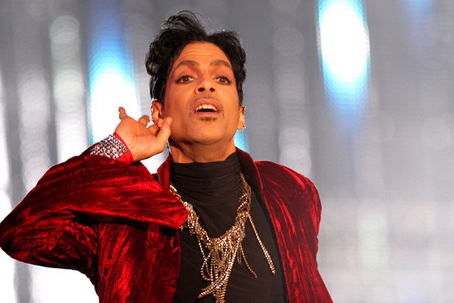 [url=http://shutr.bz/1ftePBm]Prince pozwał 22 internautów, którzy nielegalnie rozpowszechniali nagrania jego koncertów[/url]