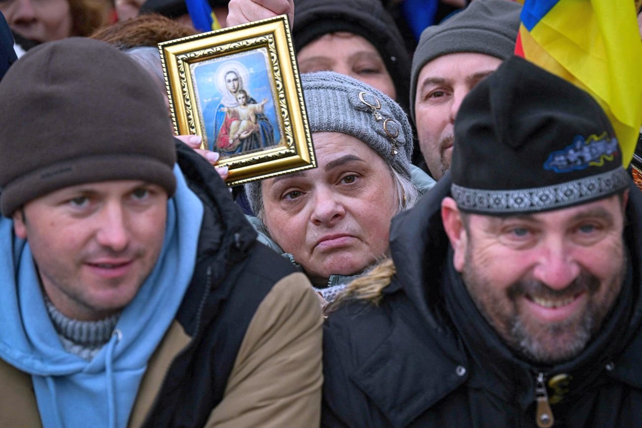 Rumuńska prawica wspierana przez Polaka z nożem broniła w weekend swojego kandydata na prezydenta