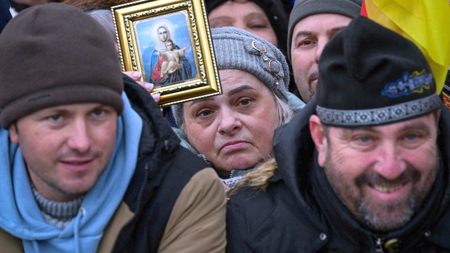 Rumuńska prawica wspierana przez Polaka z nożem broniła w weekend swojego kandydata na prezydenta Rumuńska prawica wspierana przez Polaka z nożem broniła w weekend swojego kandydata na prezydenta