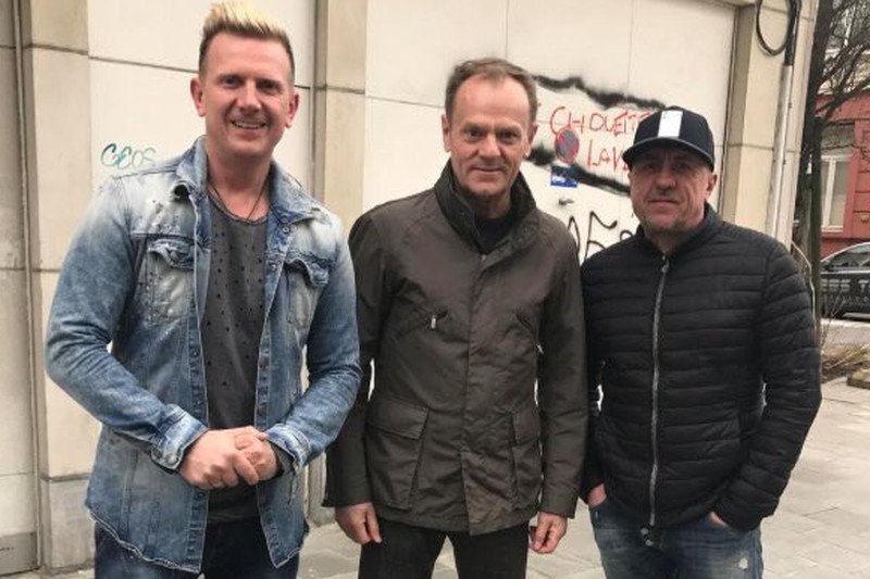 Muzycy zespołu Dbomb spotkali Tuska na ulicy w Brukseli. Szef Rady Europejskiej targał siaty z zakupami