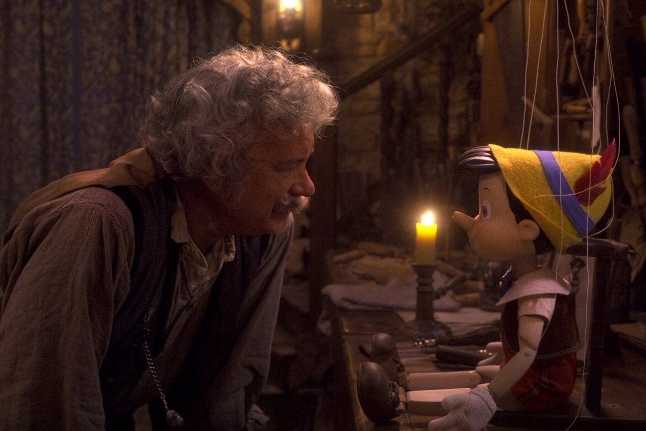 Tom Hanks jako Geppetto w filmie o Pinokiu wytwórni Disneya.