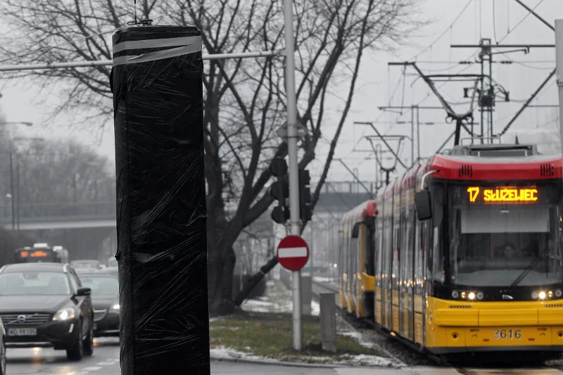 Od początku roku fotoradary Straży Miejskiej stoją bezużyteczne. A sprawy mandatowe przekazane przez strażników policjantom nierzadko kończą się umorzeniem