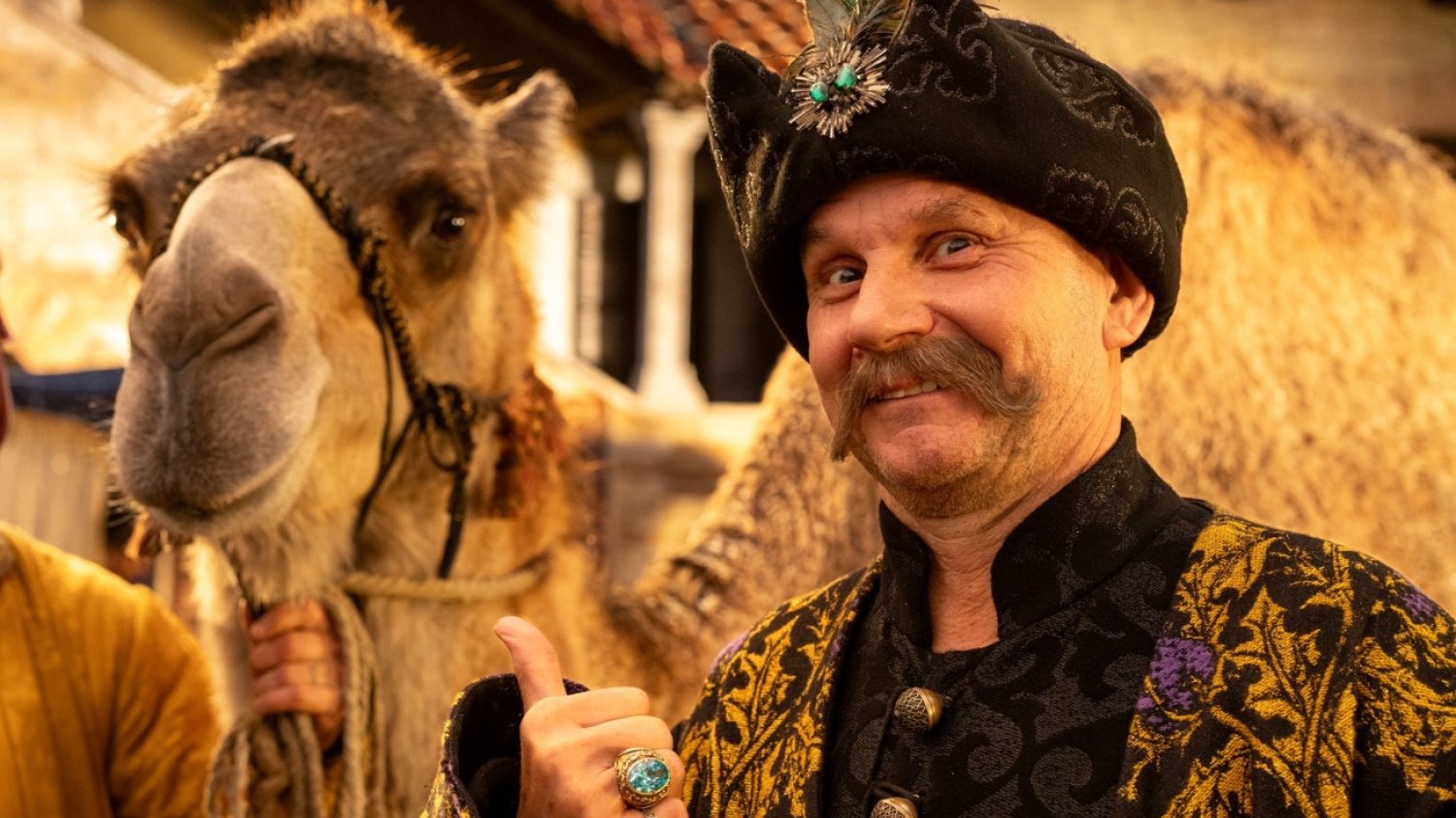 Adamczycha zbliża się wielkimi krokami. Pokazano nowe zdjęcia z "1670" Drugi sezon "1670" coraz bliżej. Pokazano nowe zdjęcia Jana Pawła i rodziny