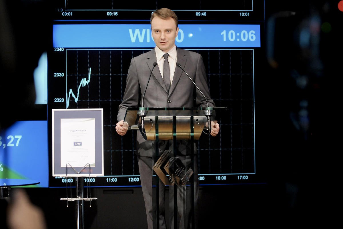 Wojciech Czernecki, prezes Nokaut.pl podczas debiutu giełdowego spółki