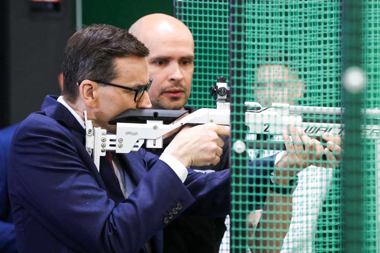 Mateusz Morawiecki wziął udział w otwarciu pneumatycznej strzelnicy sportowej w Myszkowie