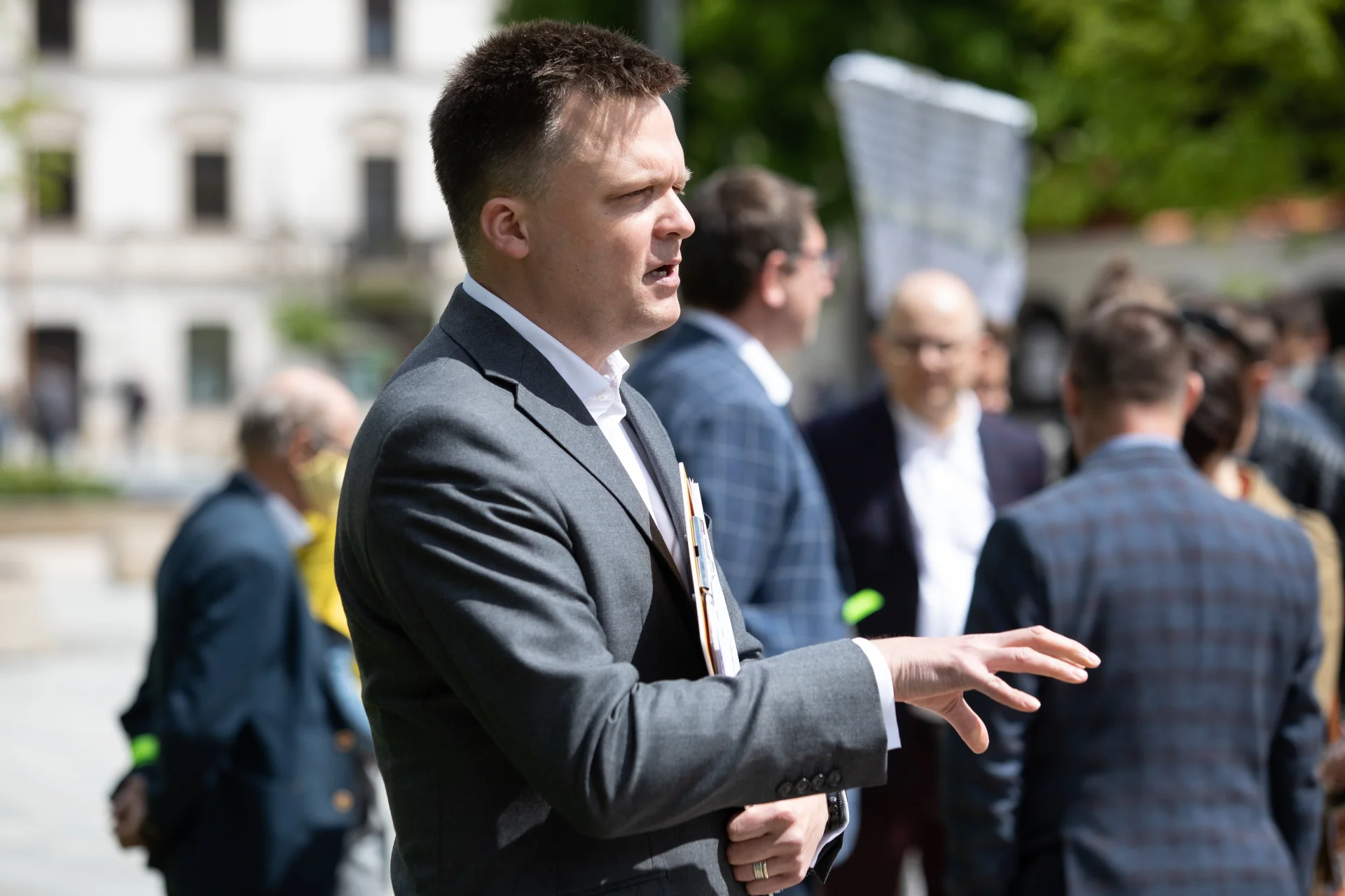 Szymon Hołownia wyjaśnia, czy boi się opozycji oraz dlaczego nie odebrał telefonu. od Trzaskowskiego.