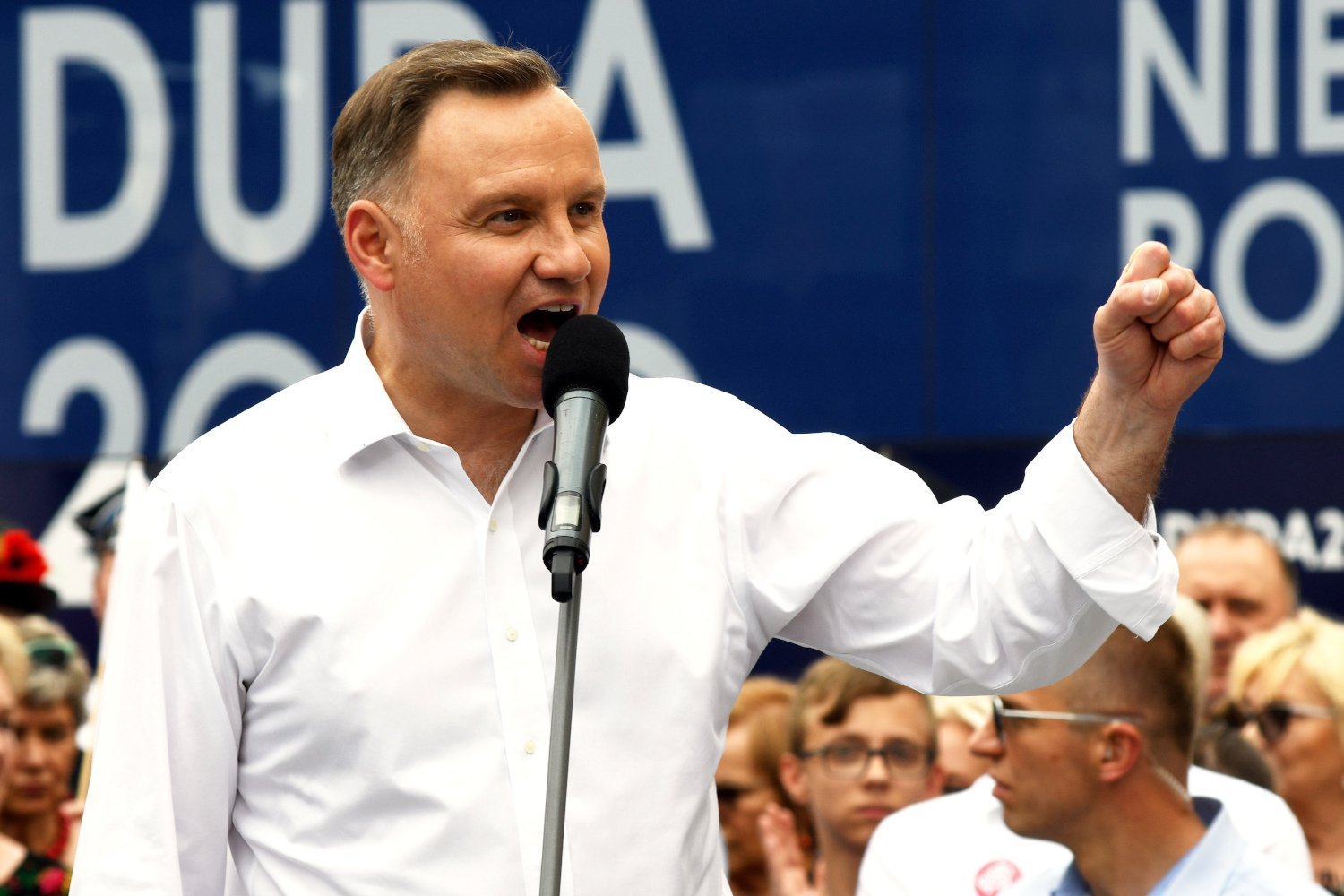 Andrzej Duda zdecydowanie wygrał w pierwszej turze wyborów prezydenckich.