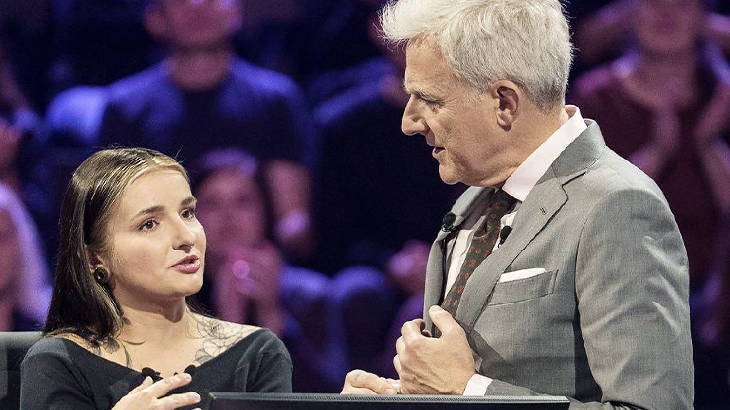 "Milionerzy" i pytanie o procenty. Urbański myślał, że uczestniczka wyjdzie ze studia Awantura w "Milionerach". Uczestniczka pouczała Urbańskiego