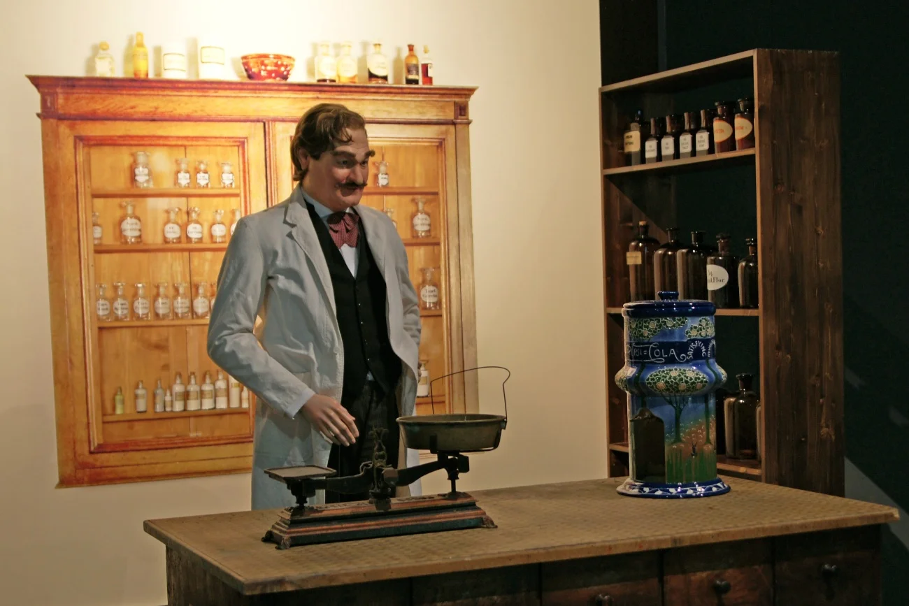 Figura Caleba Bradhama, wynalazcy Pepsi, z wystawy w Muzeum Historycznym Bern w Stanach Zjednoczonych