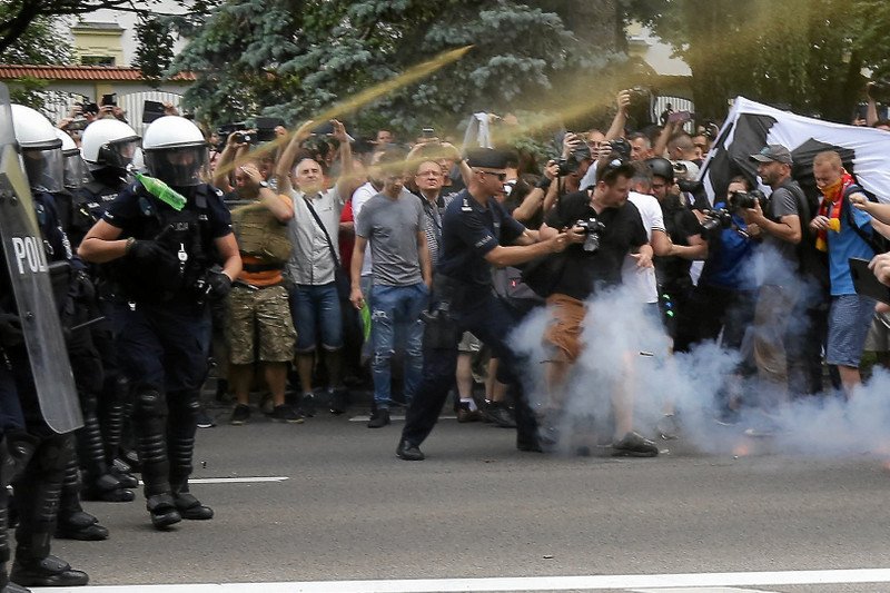 Policja zatrzymała w Białymstoku 20 agresywnych osób.