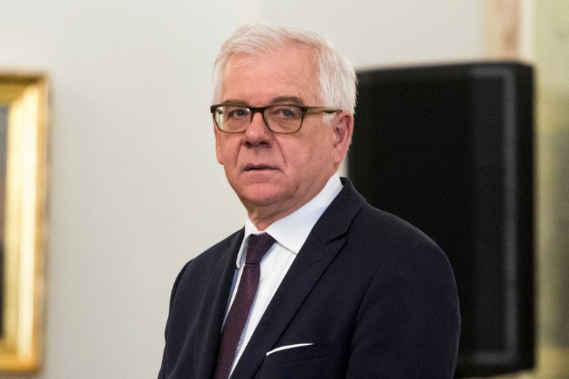 Ministerstwo Jacka Czaputowicza potwierdza zarzuty wobec polskiej ambasador w Czechach.