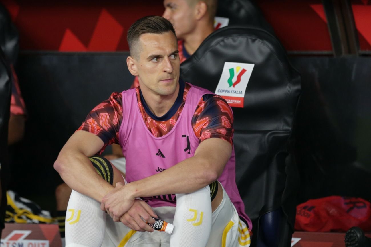 Arkadiusz Milik znów kontuzjowany. A jeszcze nie wrócił na murawę