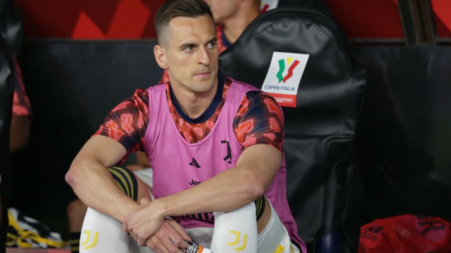 Arkadiusz Milik znów kontuzjowany. A jeszcze nie wrócił na murawę