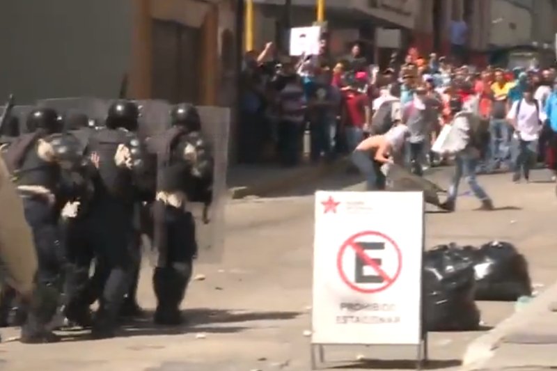 W zamieszkach w Wenezueli zginęły trzy osoby. Reżim strzelał do protestujących studentów