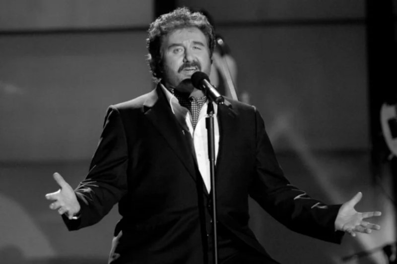 Krzysztof Krawczyk. Menadżer wokalisty Andrzej Kosmala apeluje, by nie "lansować" się na śmierci Krawczyka.