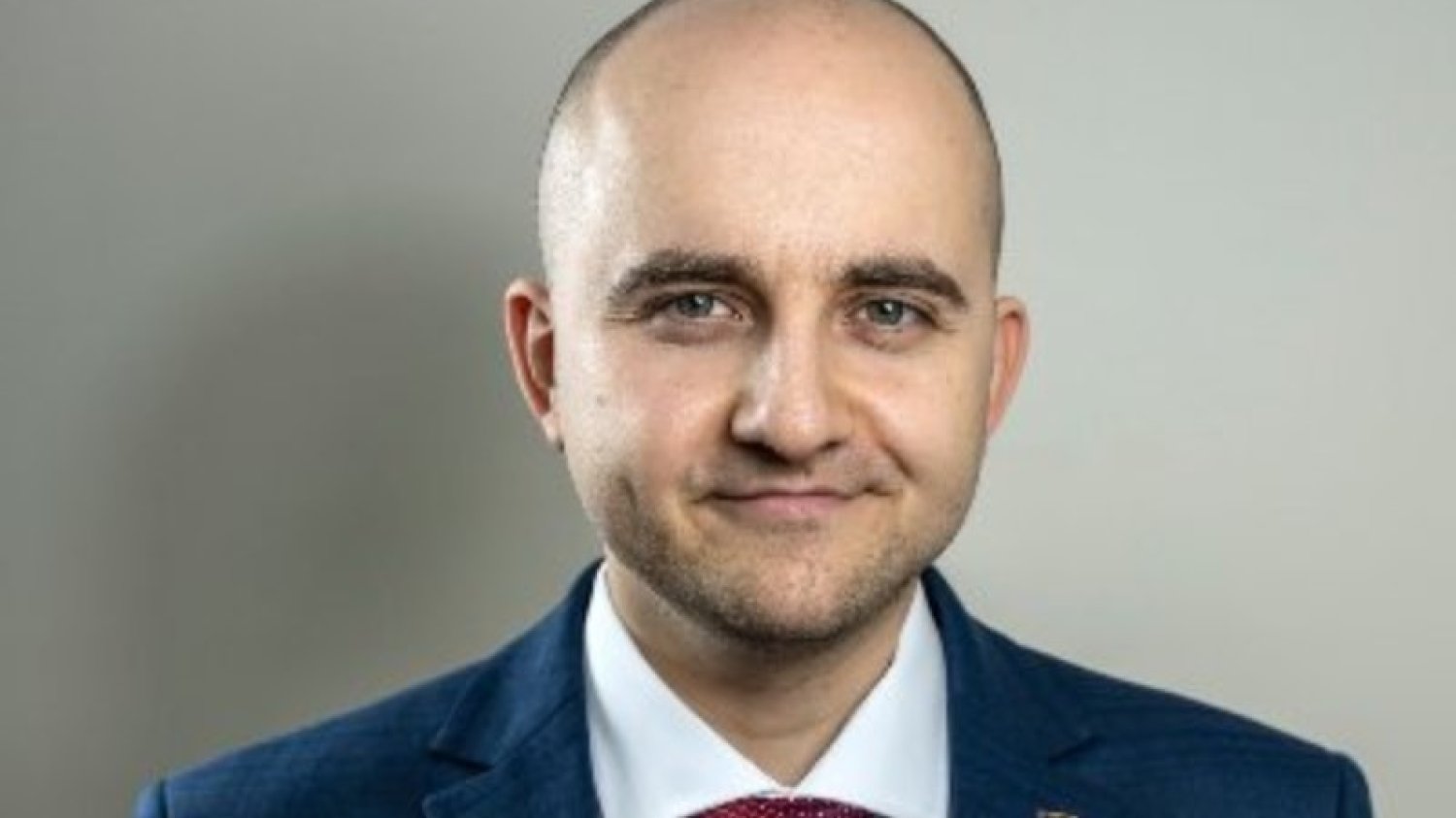 Dariusz Matecki kupował "farmy użytkowników".