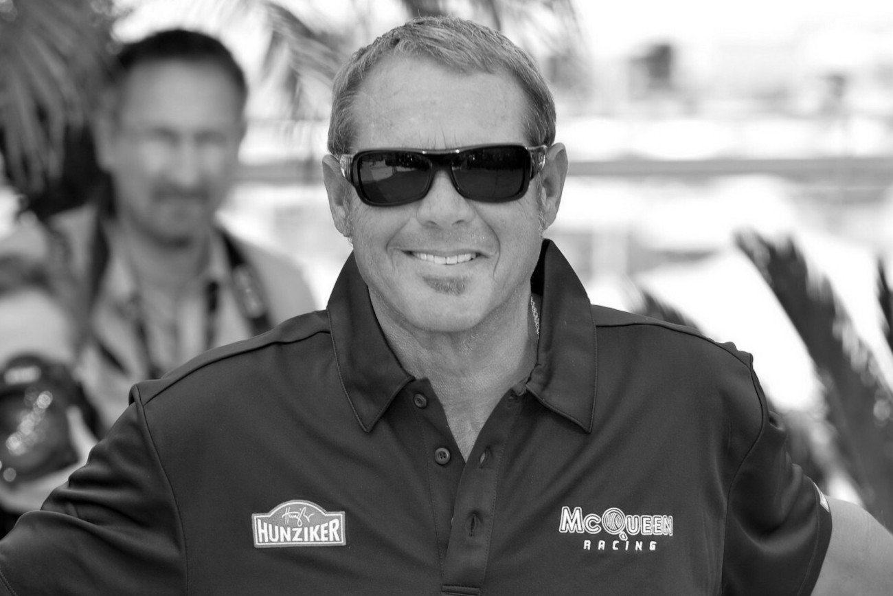 Chad McQueen nie żyje.